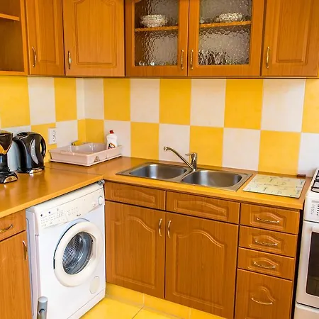 Heidi Apartman Apartman *